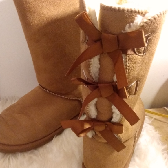 Boots - Picture 9 of 11